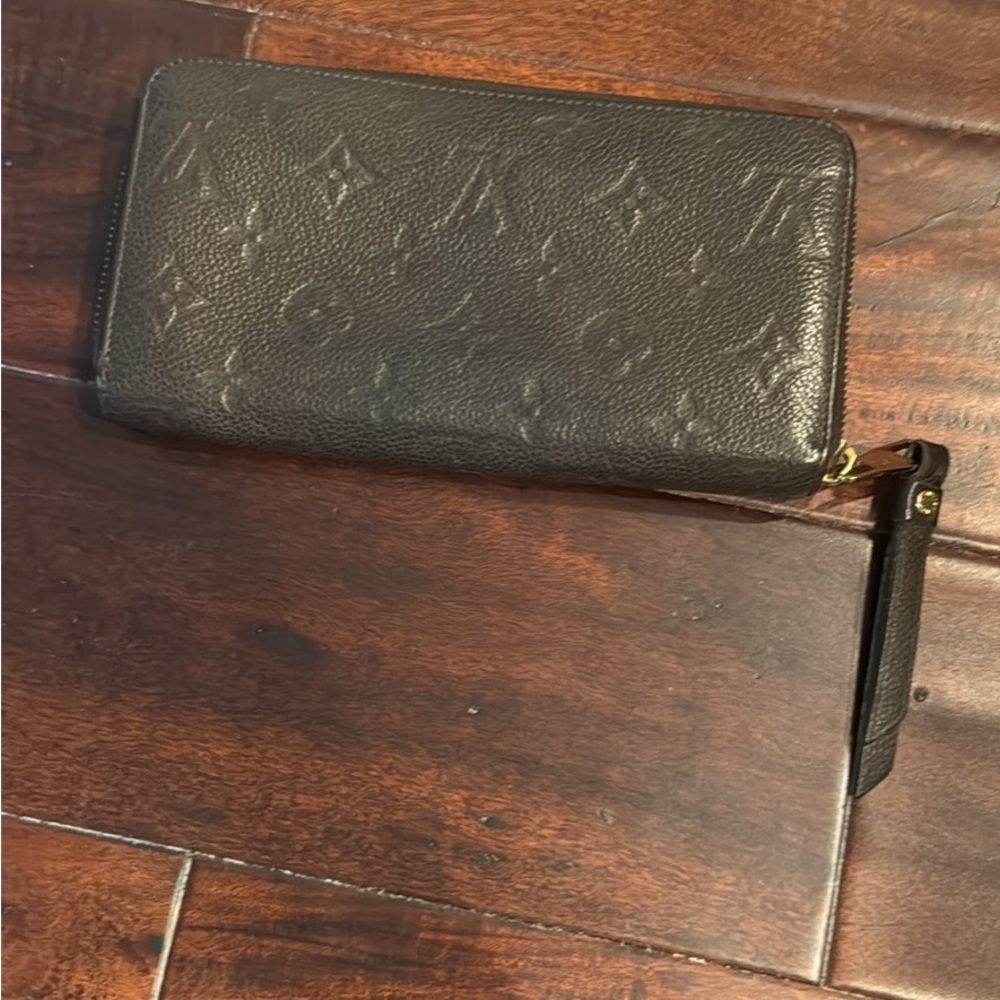 Brown wallet Louis vuttion